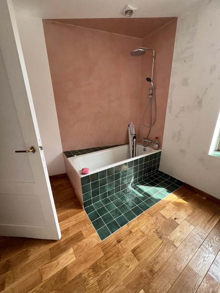 Salle de bain avec finition zellige — H Groupe